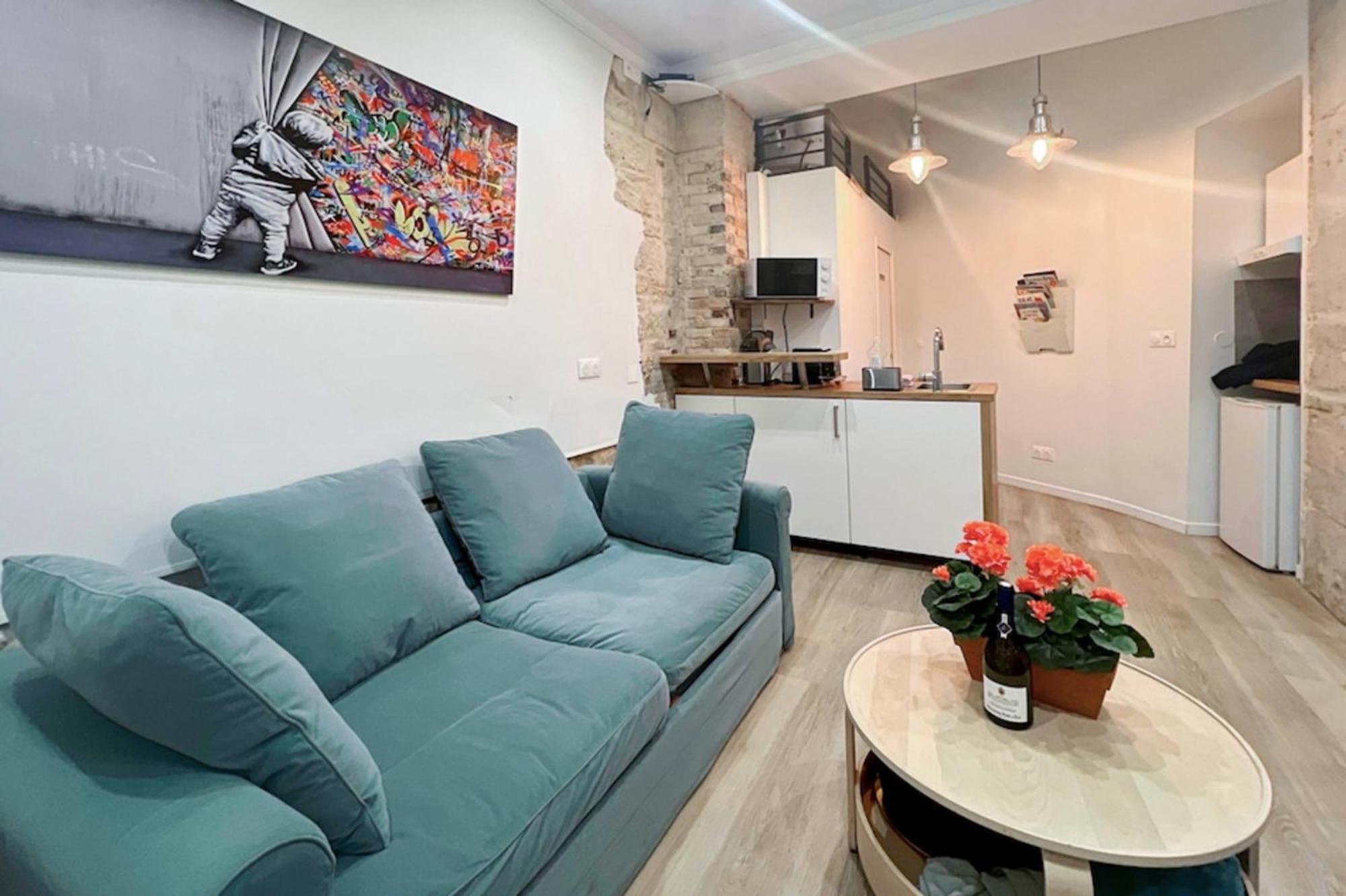 Ideally Located And Atypical Apartment In Parijs Buitenkant foto